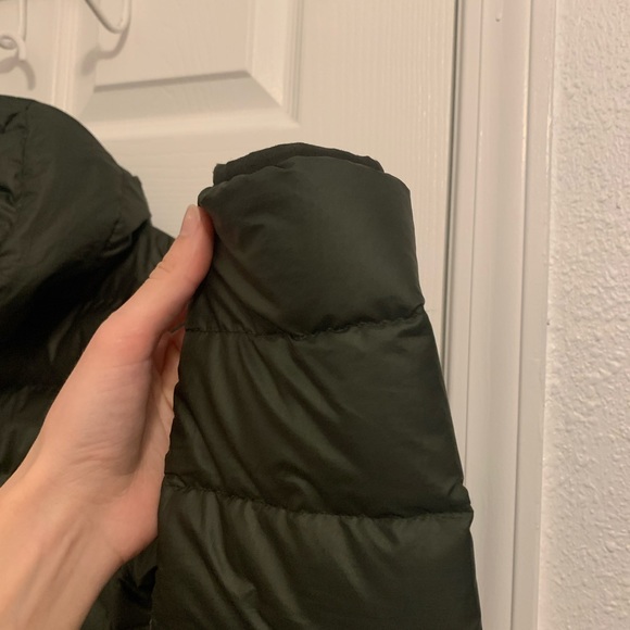 Patagonia Women’s Down Sweater Hoody Pullover - Picture 4 of 8